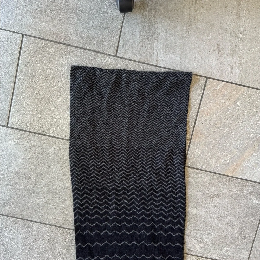 Halogen Black and Gray Chevron Scarf
